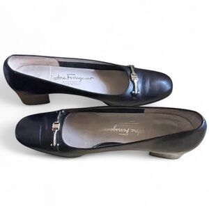Salvatore Ferragamo Genuine Leather Luxury Designer pumps Size 7.5.